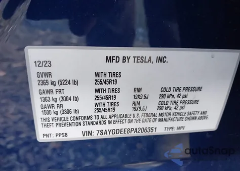 2023 Tesla Model Y Awd/Long Range Dual Motor All-Wheel Drive z USA, uszkodzony, nr VIN 7SAYGDEE8PA206351